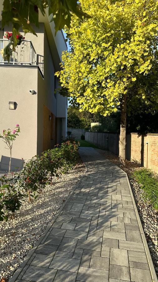 Linden Apartman 107 Glamour (Adults Only) Mosonmagyaróvár Zewnętrze zdjęcie